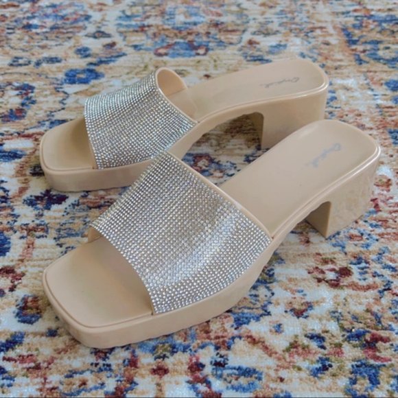 Woman’s black jelly mule sandal - Picture 9 of 9